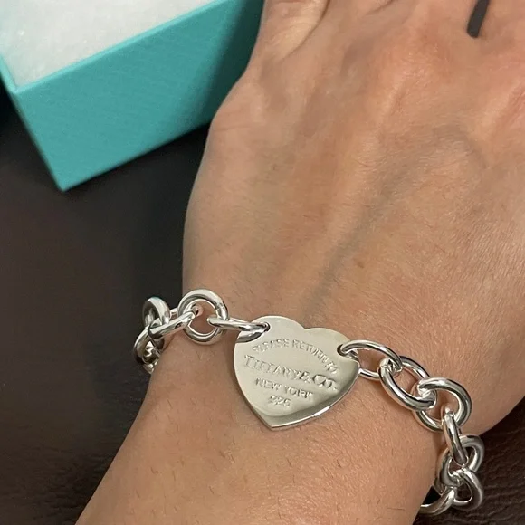 Tiffany & Co. - Picture 10 of 13